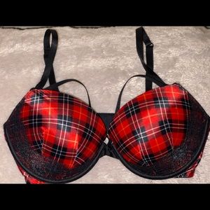 Victoria’s Secret push-up red & black w/ lace 34DD